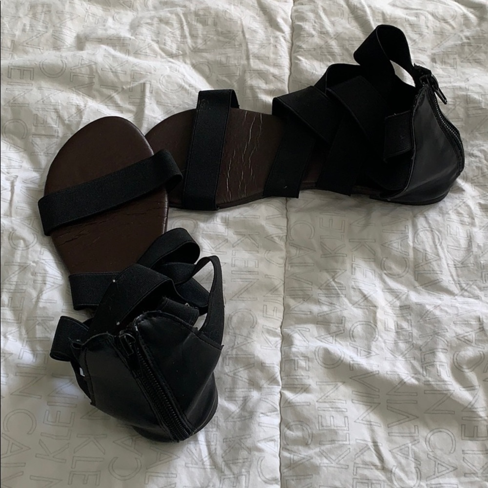 Black strappy ankle sandals - Picture 2 of 2